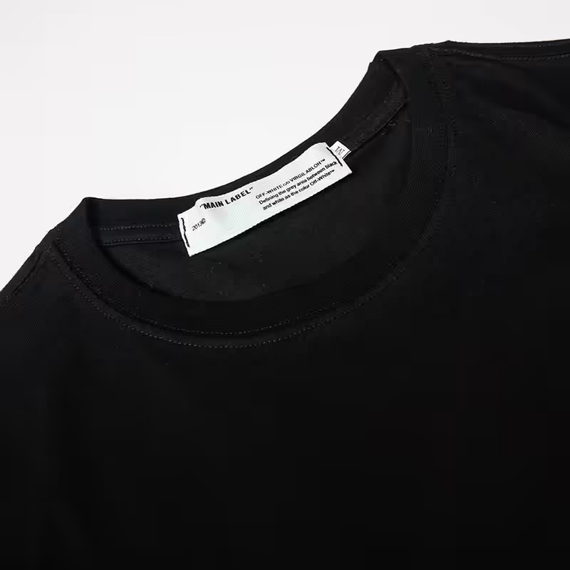 Off whte t-shirt in Black