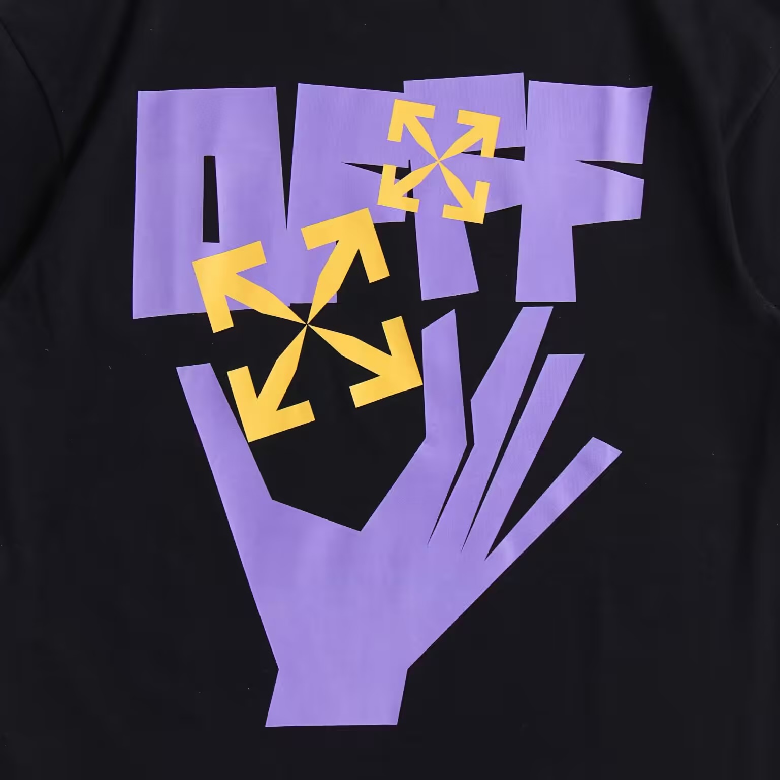 Off whte t-shirt