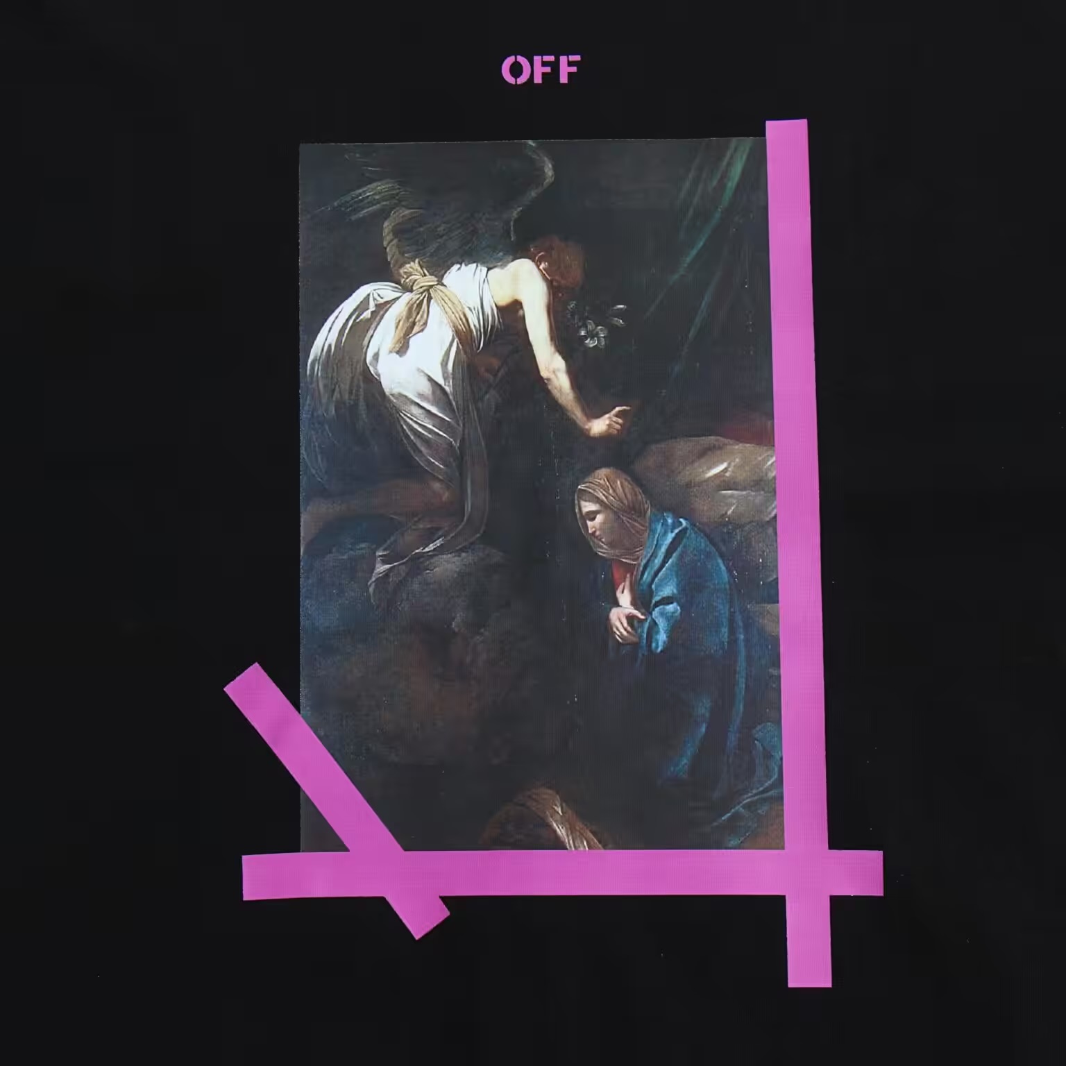 Off whte t-shirt