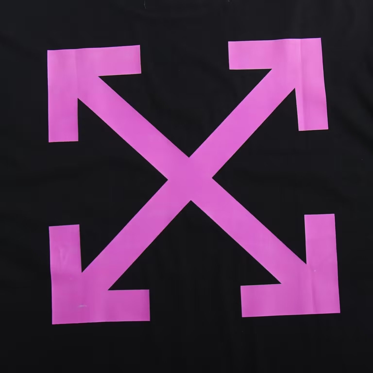 Off whte t-shirt