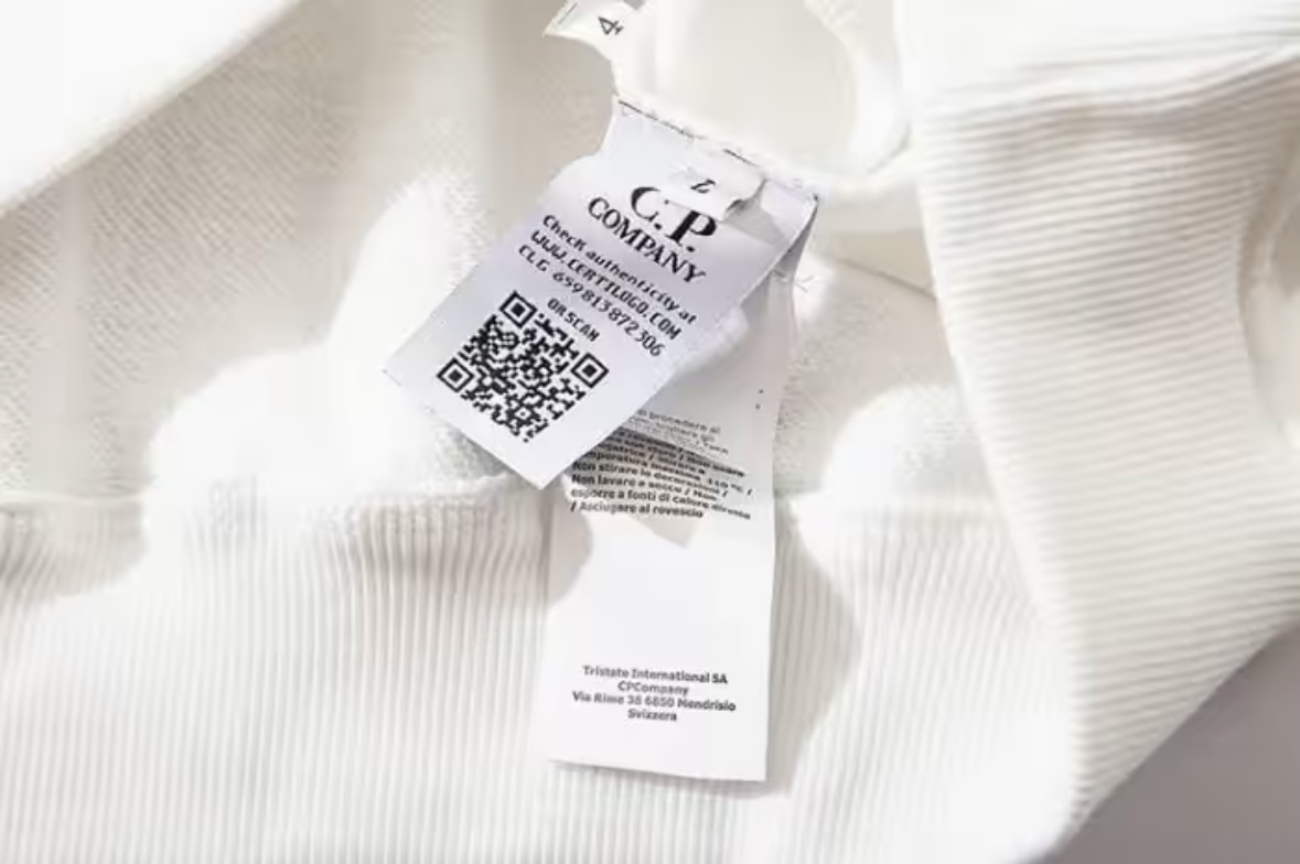 Cp compny hoodie in White