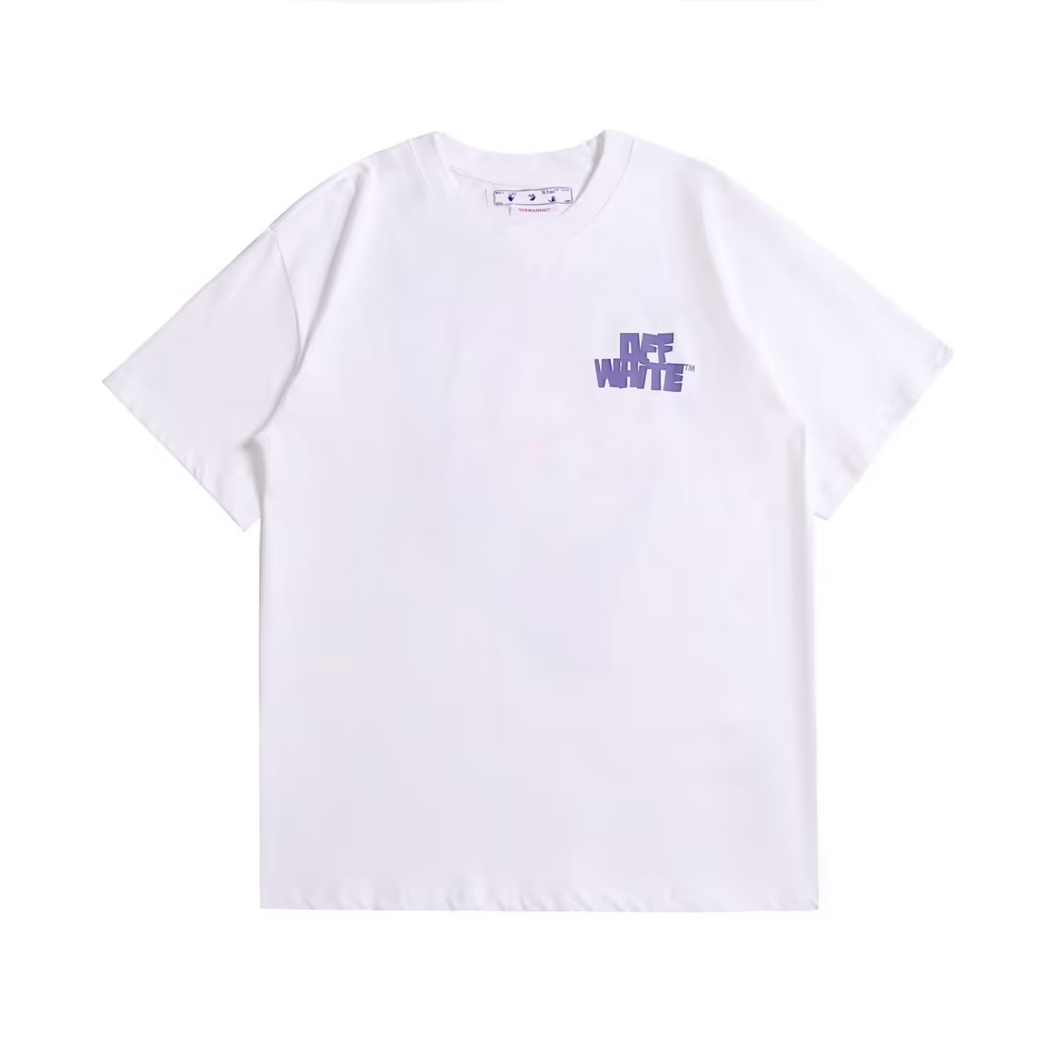 Off whte t-shirt